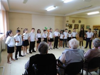 Vystúpenie detí k mesiacu úcty k starším – Staroba je múdrosť mladosti a mladosť je múdrosť staroby