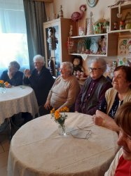 Október, mesiac úcty k starším