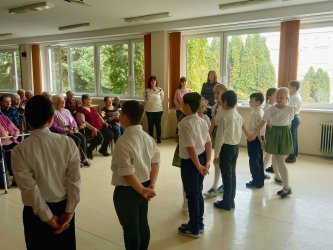 Mesiac október patrí seniorom