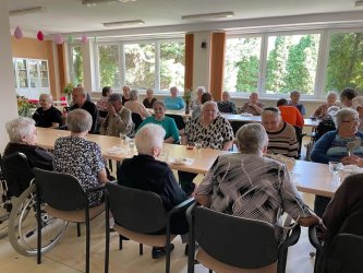 Posedenie s jubilantmi