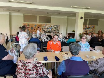 Posedenie s jubilantmi