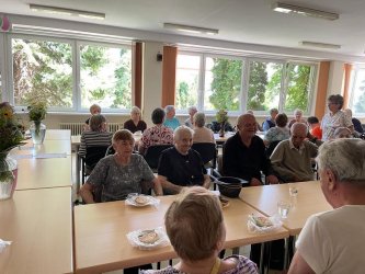 Posedenie s jubilantmi