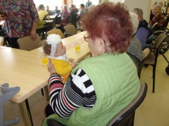 Terapeutické bábiky pre láskyplné spomienky v ZSS Rimava