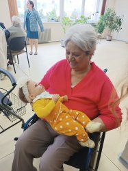 Terapeutické bábiky pre láskyplné spomienky v ZSS Rimava