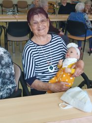 Terapeutické bábiky pre láskyplné spomienky v ZSS Rimava