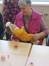 Terapeutické bábiky pre láskyplné spomienky v ZSS Rimava