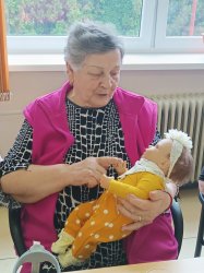 Terapeutické bábiky pre láskyplné spomienky v ZSS Rimava