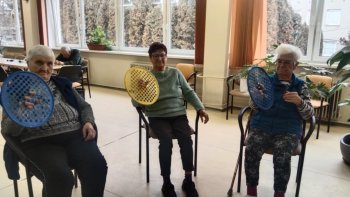 Nové cvičebné pomôcky pre seniorov vďaka projektu Henkel