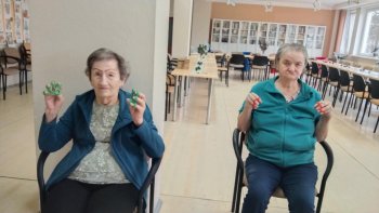 Nové cvičebné pomôcky pre seniorov vďaka projektu Henkel