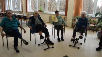 Nové cvičebné pomôcky pre seniorov vďaka projektu Henkel