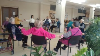 Nové cvičebné pomôcky pre seniorov vďaka projektu Henkel