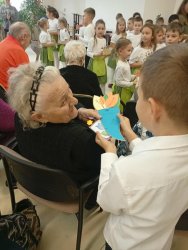 Úcta k starším v našom zariadení