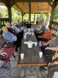 Máj, máj, máj, zelený, pod oblôčkom sadený …