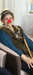 Terapia smiechom medzi seniormi v Novej Bašte